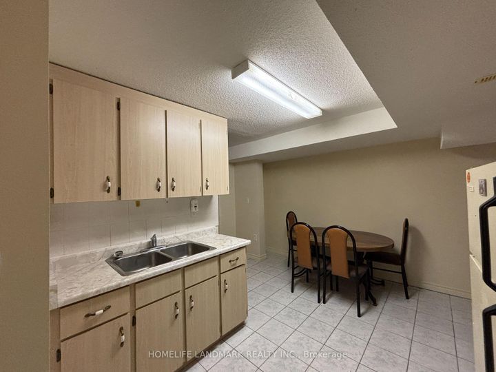 Photo 26 at 28 Stonebridge Boulevard, L'Amoreaux, Toronto
