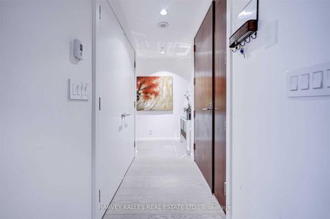 Photo 4 at 2508 - 180 University Avenue, Bay Street Corridor, Toronto