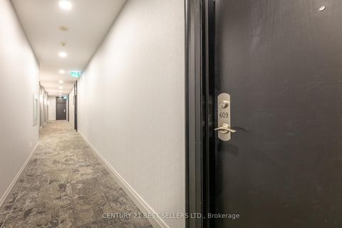 Photo 4 at 609 - 15 Windermere Avenue, Swansea, Toronto
