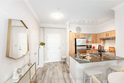 Photo 6 at 609 - 15 Windermere Avenue, Swansea, Toronto
