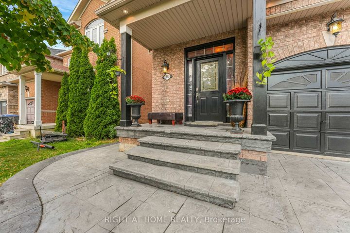 Photo 2 at 5651 Patron cove E, Churchill Meadows, Mississauga