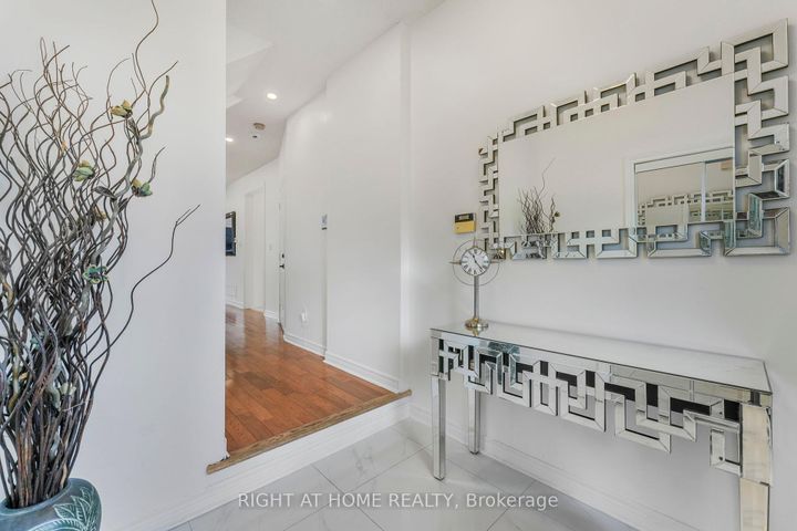 Photo 4 at 5651 Patron cove E, Churchill Meadows, Mississauga