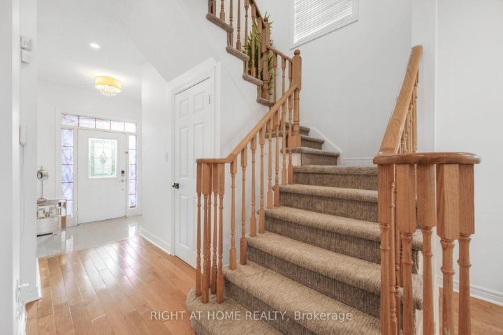 Photo 5 at 5651 Patron cove E, Churchill Meadows, Mississauga