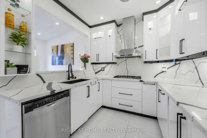 Photo 10 at 5651 Patron cove E, Churchill Meadows, Mississauga