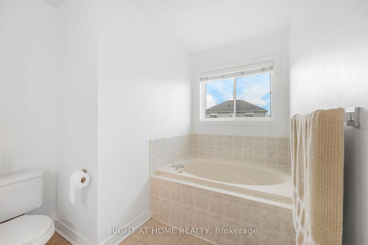 Photo 17 at 5651 Patron cove E, Churchill Meadows, Mississauga