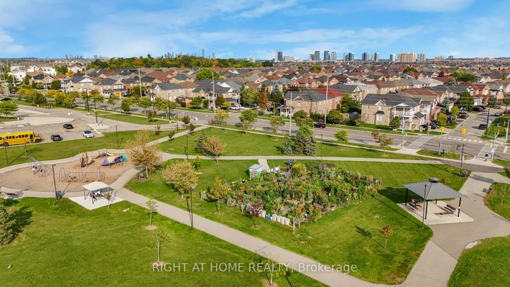 Photo 28 at 5651 Patron cove E, Churchill Meadows, Mississauga