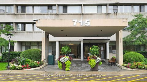 Photo 2 at 2204 - 715 Don Mills Road, Flemingdon Park, Toronto