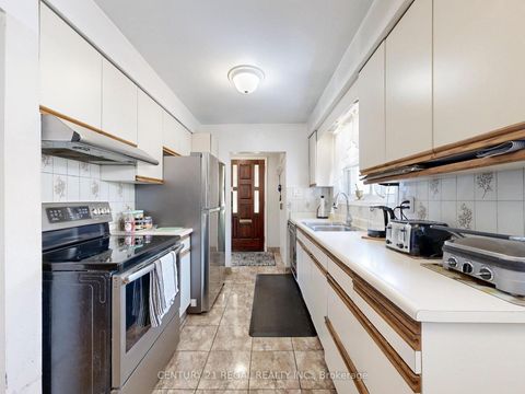 Photo 10 at 94 Billington Crescent, Donalda, Toronto