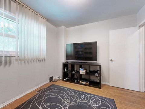 Photo 33 at 94 Billington Crescent, Donalda, Toronto