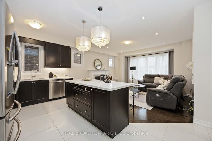 Photo 10 at 18 Lawrence Pilkington Avenue, Cornell, Markham