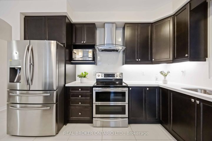Photo 11 at 18 Lawrence Pilkington Avenue, Cornell, Markham