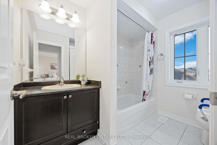 Photo 33 at 18 Lawrence Pilkington Avenue, Cornell, Markham