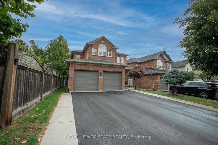 Photo 1 at 120 Sundial Crescent, Dundas, Hamilton