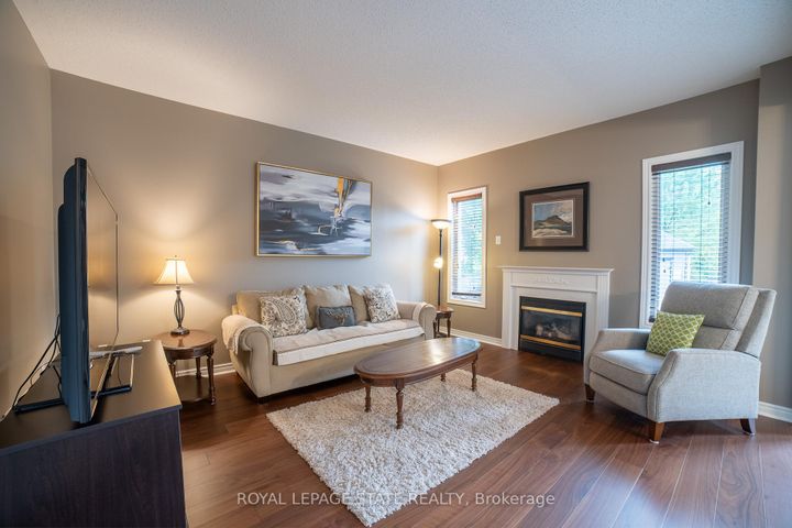 Photo 11 at 120 Sundial Crescent, Dundas, Hamilton
