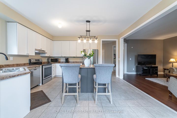 Photo 15 at 120 Sundial Crescent, Dundas, Hamilton