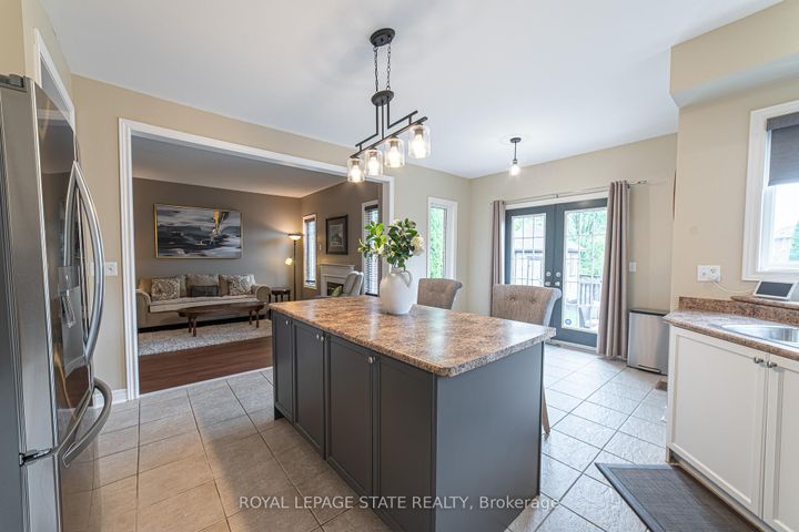 Photo 18 at 120 Sundial Crescent, Dundas, Hamilton