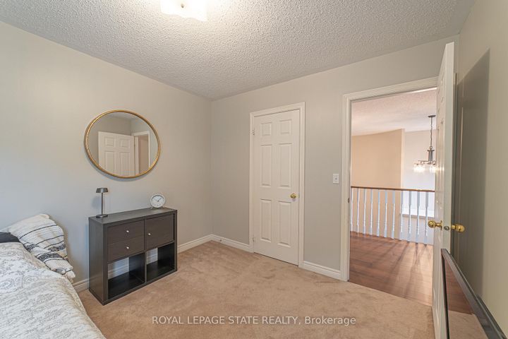 Photo 25 at 120 Sundial Crescent, Dundas, Hamilton
