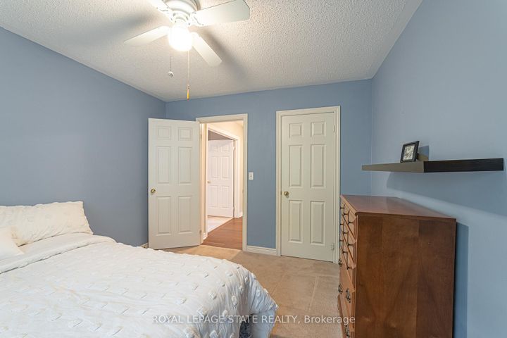 Photo 27 at 120 Sundial Crescent, Dundas, Hamilton