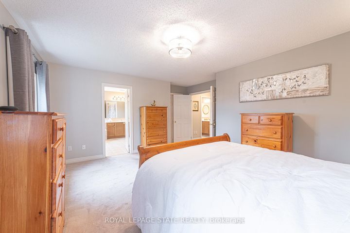 Photo 29 at 120 Sundial Crescent, Dundas, Hamilton