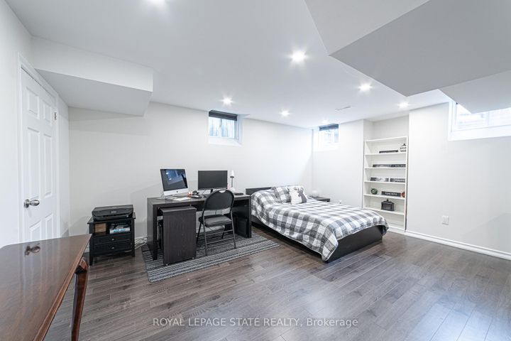 Photo 38 at 120 Sundial Crescent, Dundas, Hamilton