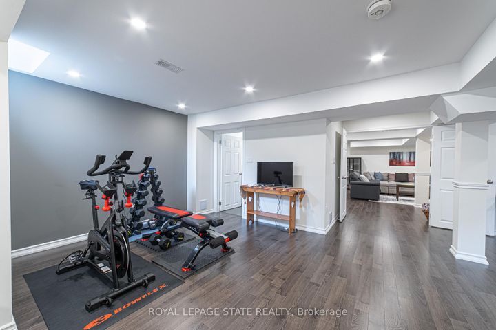 Photo 41 at 120 Sundial Crescent, Dundas, Hamilton