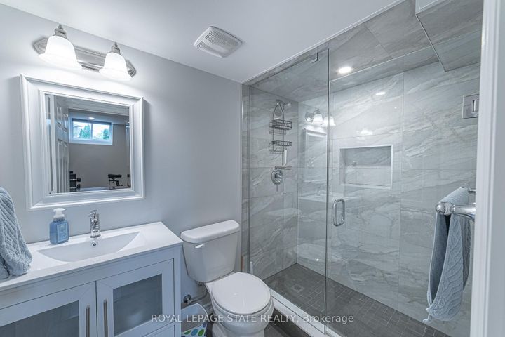 Photo 42 at 120 Sundial Crescent, Dundas, Hamilton