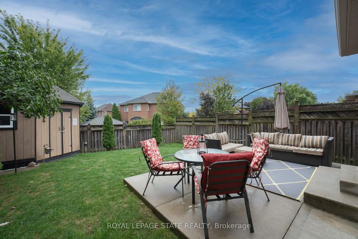 Photo 43 at 120 Sundial Crescent, Dundas, Hamilton
