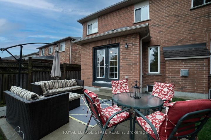 Photo 44 at 120 Sundial Crescent, Dundas, Hamilton