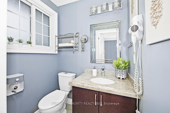 Photo 12 at 168 Kingslake Road, Don Valley Village, Toronto