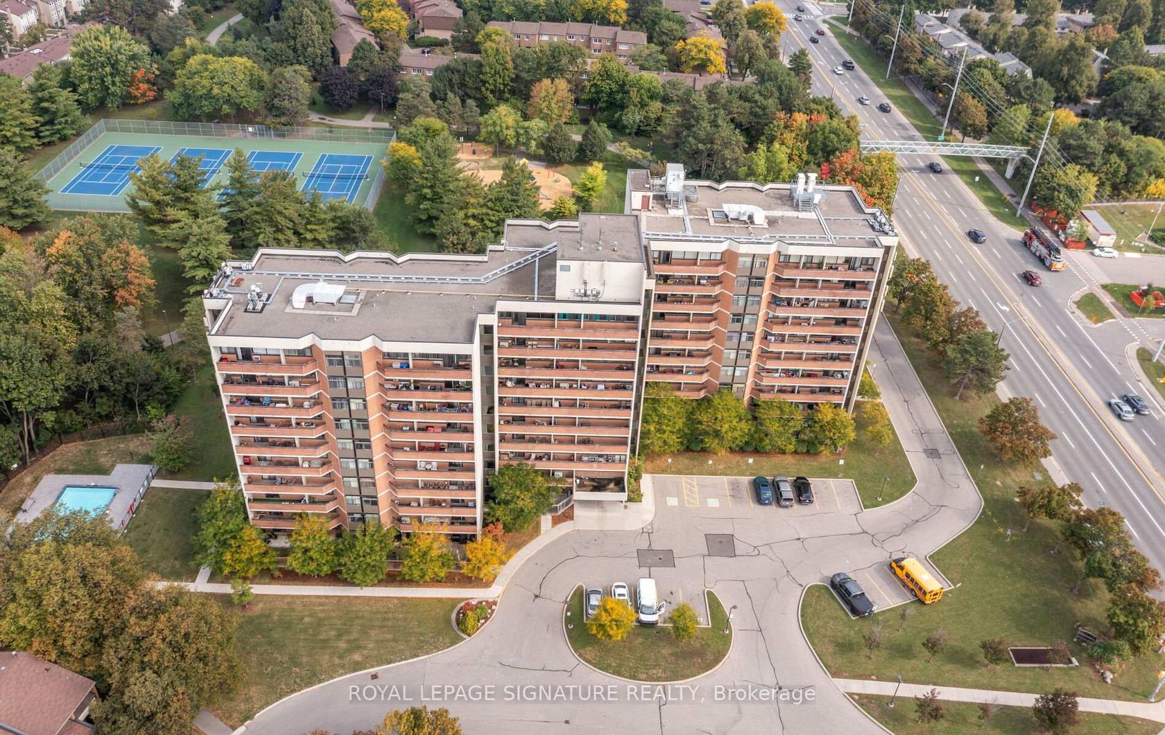 1005 - 2301 Derry Road W, Meadowvale, Mississauga 