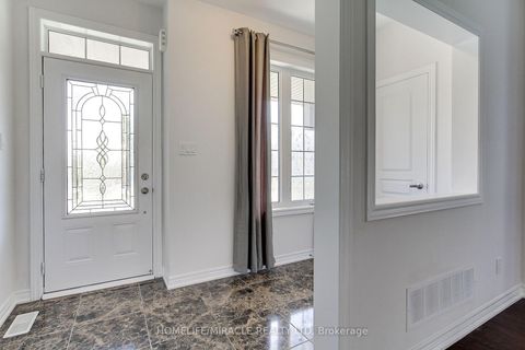 Photo 5 at 992 Green Street, Lefroy, Innisfil