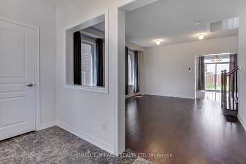 Photo 6 at 992 Green Street, Lefroy, Innisfil