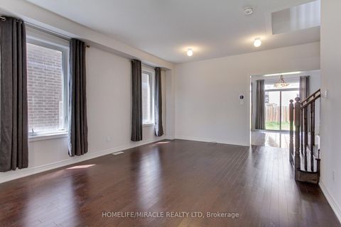 Photo 7 at 992 Green Street, Lefroy, Innisfil