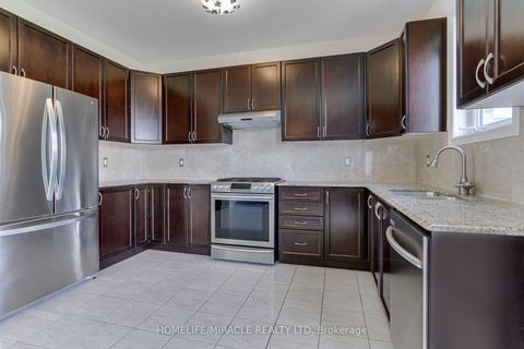 Photo 13 at 992 Green Street, Lefroy, Innisfil