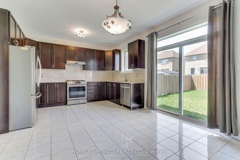 Photo 16 at 992 Green Street, Lefroy, Innisfil