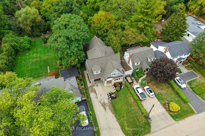 Photo 1 at 391 Patricia Drive, Bayview, Burlington