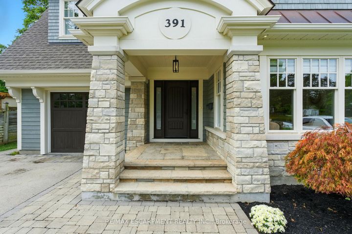 Photo 2 at 391 Patricia Drive, Bayview, Burlington