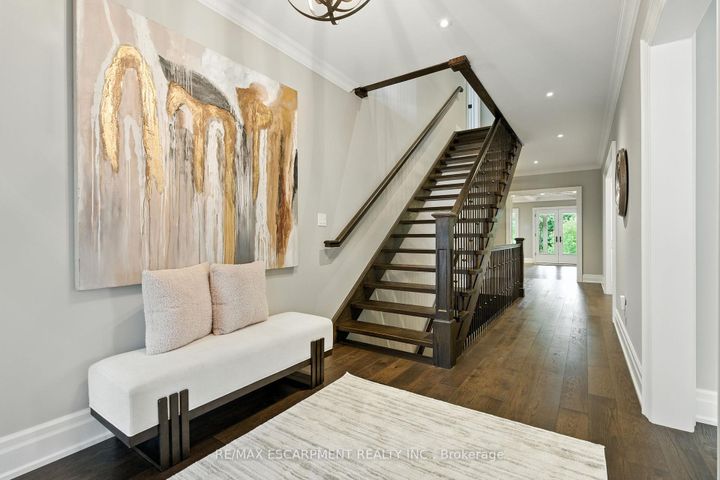 Photo 4 at 391 Patricia Drive, Bayview, Burlington