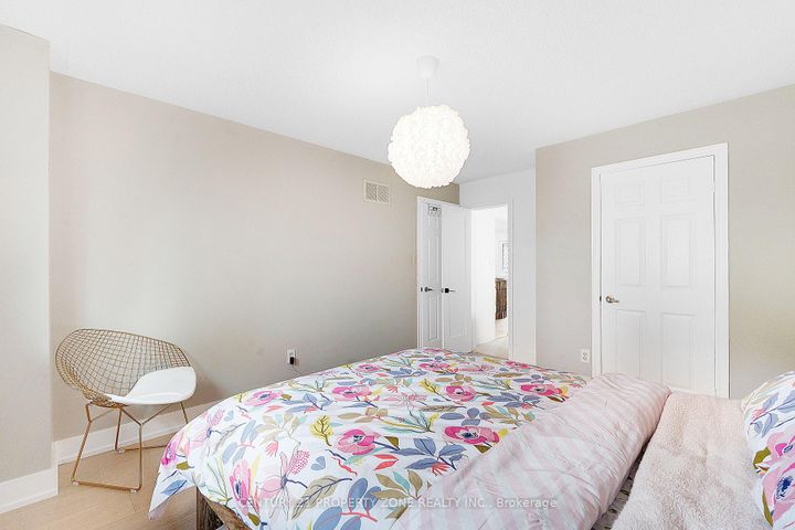 Photo 33 at 380 Summerchase Drive, RO River Oaks, Oakville