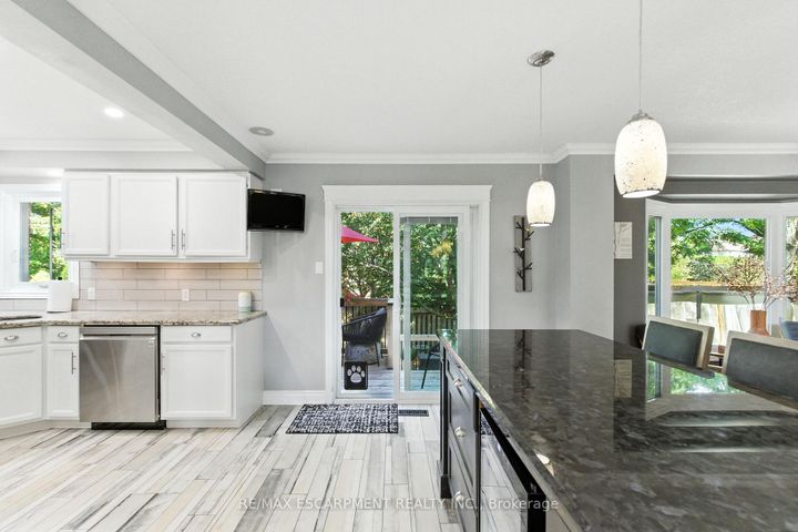 Photo 12 at 36 Pinecreek Road, Waterdown, Hamilton