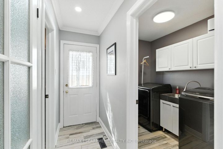 Photo 18 at 36 Pinecreek Road, Waterdown, Hamilton