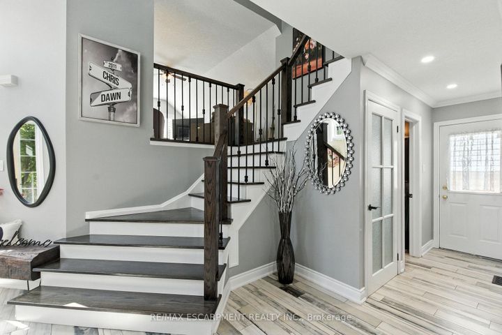 Photo 20 at 36 Pinecreek Road, Waterdown, Hamilton