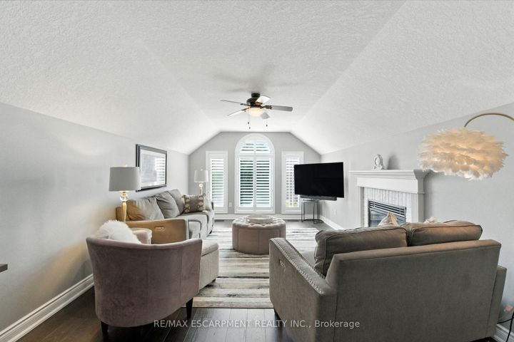 Photo 21 at 36 Pinecreek Road, Waterdown, Hamilton