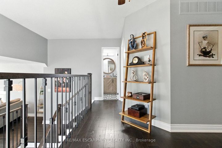 Photo 24 at 36 Pinecreek Road, Waterdown, Hamilton