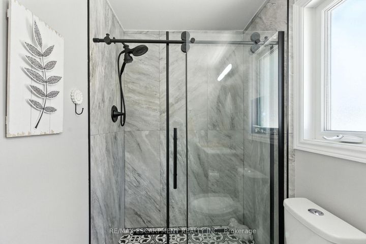 Photo 27 at 36 Pinecreek Road, Waterdown, Hamilton
