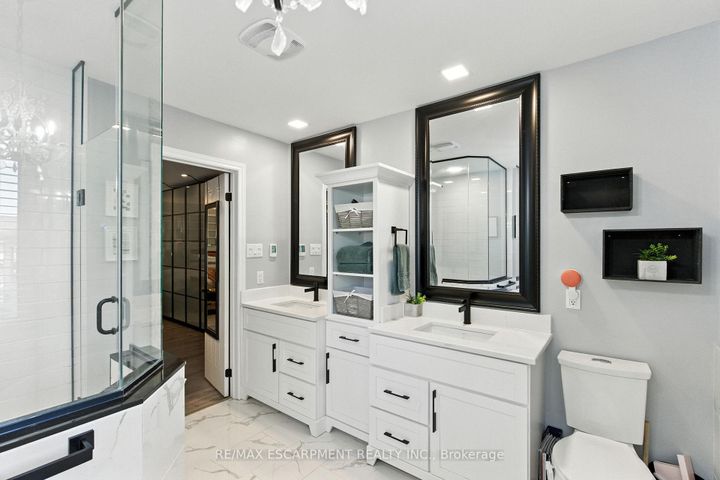 Photo 31 at 36 Pinecreek Road, Waterdown, Hamilton