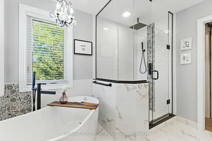 Photo 32 at 36 Pinecreek Road, Waterdown, Hamilton