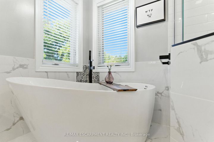 Photo 33 at 36 Pinecreek Road, Waterdown, Hamilton