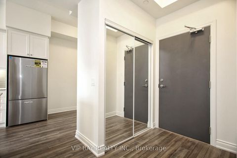 Photo 4 at 1608 - 9618 Yonge Street, North Richvale, Richmond Hill Photo 4 at 1608 - 9618 Yonge Street, North Richvale, Richmond Hill