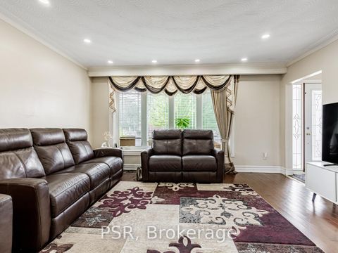 Photo 1 at 7 Willsteven Drive, Woburn, Toronto